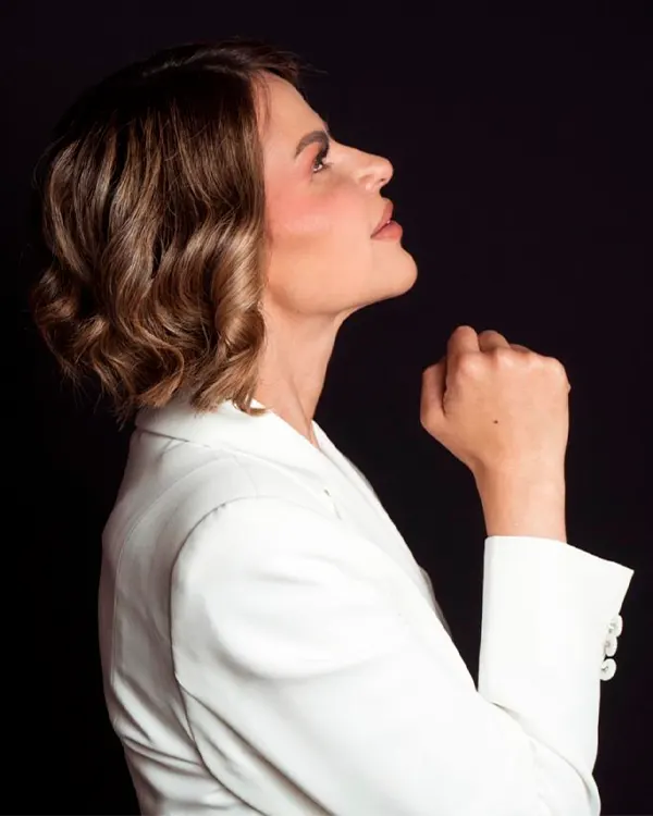 Img-Dra_Jasmin_Blanco-Nosotros-2